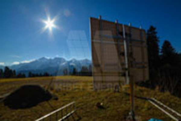 �J�����վ���Ƿ������